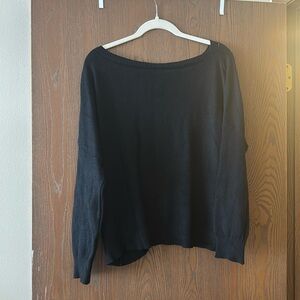 Women’s plain scoop neck knitted sweater. Size L